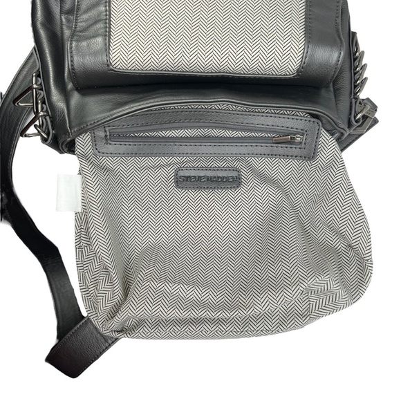 Steve Madden Gray Woven Faux Leather Crossbody Saddle Bag Purse - Picture 12 of 13